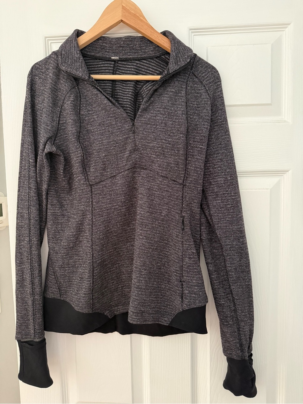 Lululemon Gray Heather Quarter-Zip Fold over hands size 8
